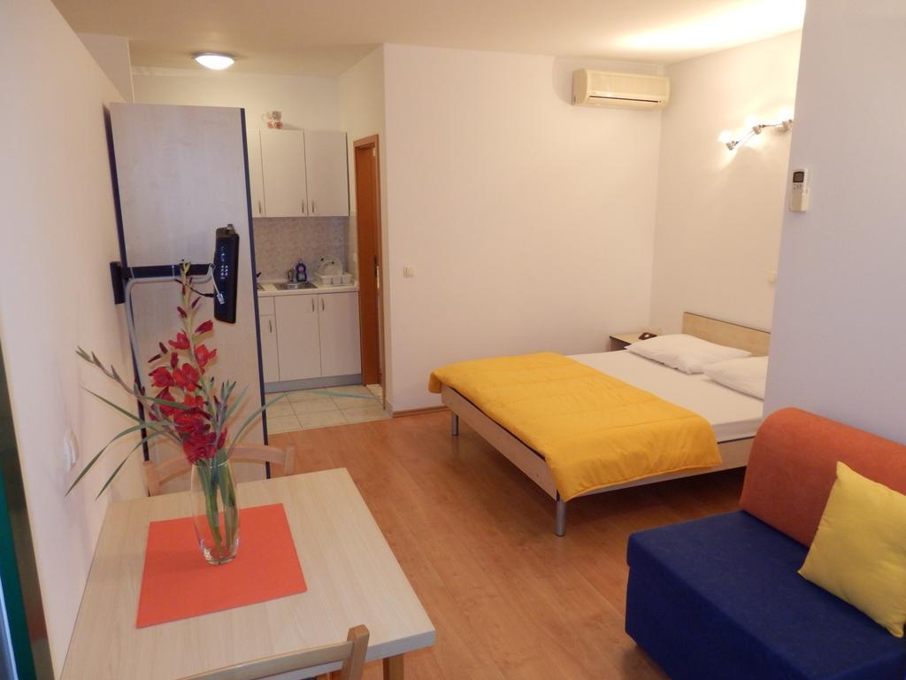 Apartments Rica Omiš Εξωτερικό φωτογραφία